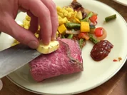 „Rind trifft Spatz“: Rindersteak mit Rosmarinspätzle und Ofengemüse - Rezept - Bild Nr. 8532