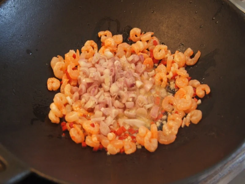 Garnelen-Wok mit Gemüse und Glasnudeln - Rezept - Bild Nr. 8545