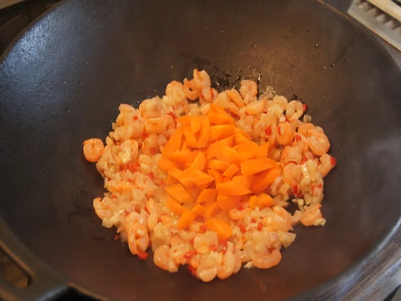 Garnelen-Wok mit Gemüse und Glasnudeln - Rezept - Bild Nr. 8547