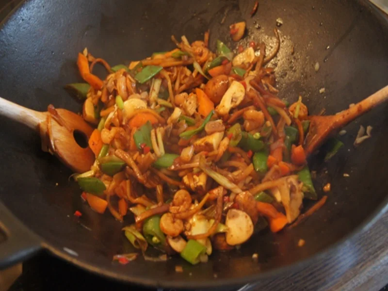 Garnelen-Wok mit Gemüse und Glasnudeln - Rezept - Bild Nr. 8552