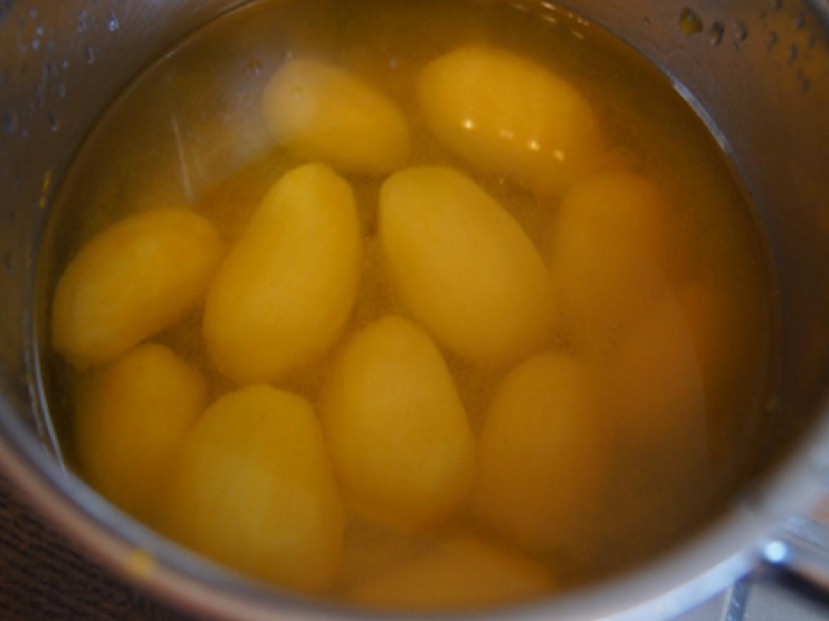 Frühkartoffeln mit herzhafter Hacksauce - Rezept - Bild Nr. 5