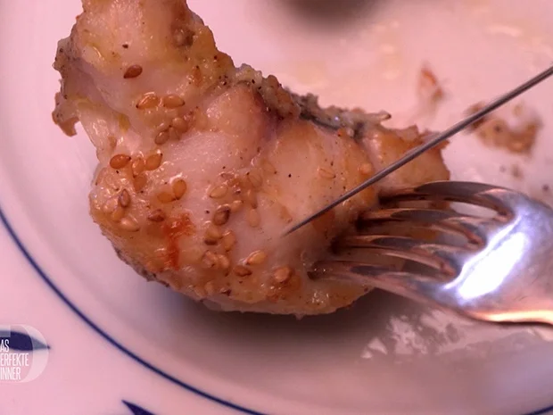 Seeteufel mit Nüsslisalat an Himbeer-Vinaigrette - Rezept - Bild Nr. 8568