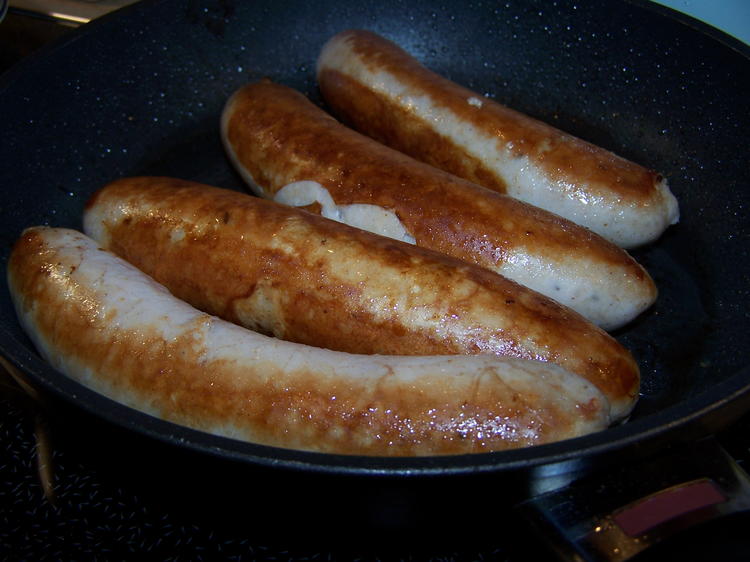 Bratkartoffel Würfel mit Thüringer Bratwurst - Rezept - kochbar.de