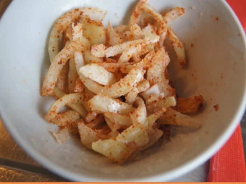 Thüringer Rostbratwurst mit herzhaften Sauerkraut und Kartoffelstampf mit Röstzwiebeln - Rezept - Bild Nr. 8614