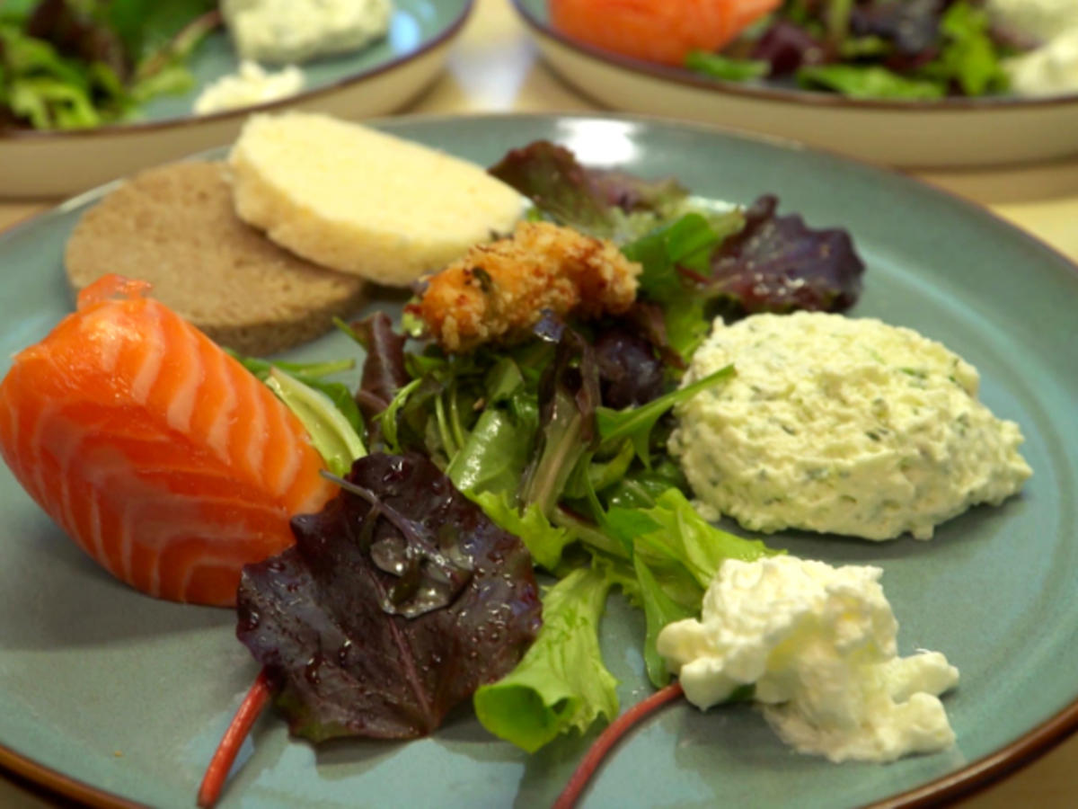 Fischterrine mit Kresse Panna cotta, Wildkräutersalat und ...