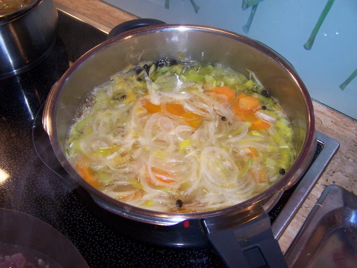Kronfleisch im Sud mit Gemüse und selbst gemachter Kräuterbutter - Rezept - Bild Nr. 8610