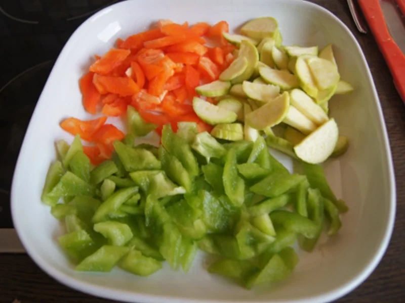 Überbackenes Rotbarschfilet auf Gemüsebett - Rezept - Bild Nr. 8614