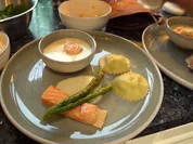 Lachsfilet auf einer Meerrettichespuma mit grünem Spargel - Rezept - Bild Nr. 8614