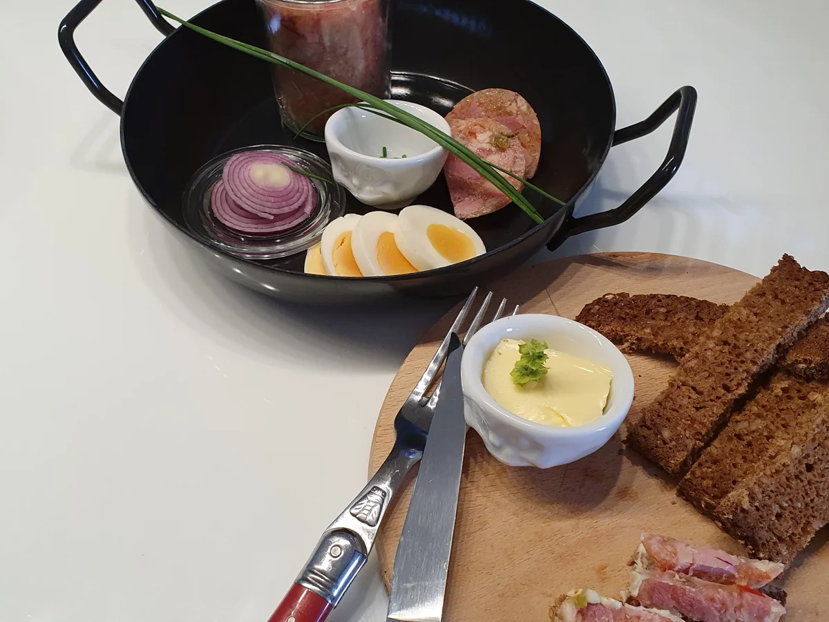 Rezept: Schweinskopfsülze aus eigener Herstellung Bild Nr. 8623 Schweinskopfsülze aus eigener Herstellung - Rezept - Bild Nr. 8623