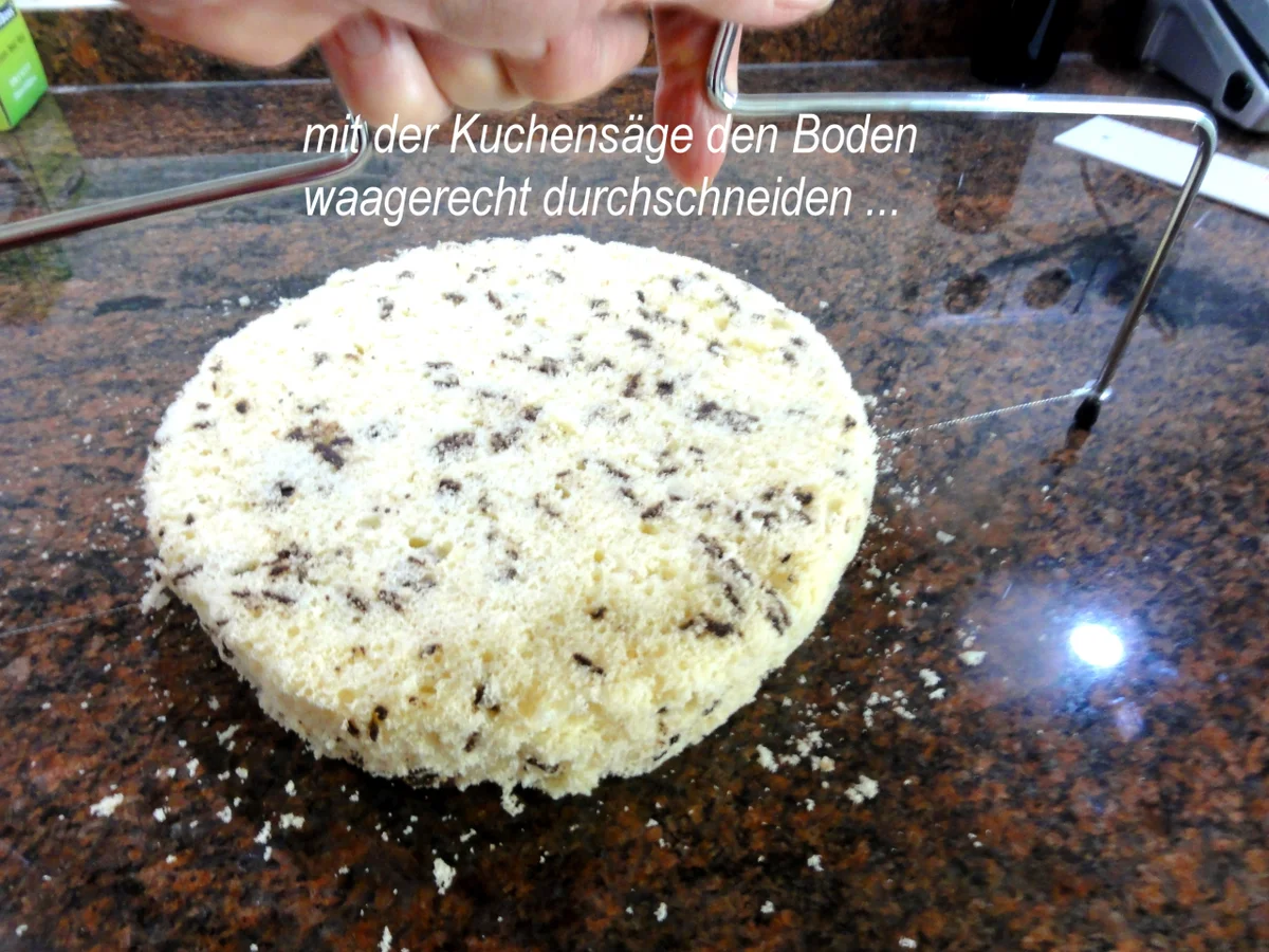 Rezept: Biskuit: ERDBEER ~ JOGHURT ~ SAHNE ~ TORTE Bild Nr. 8663 Biskuit: ERDBEER ~ JOGHURT ~ SAHNE ~ TORTE - Rezept - Bild Nr. 8663