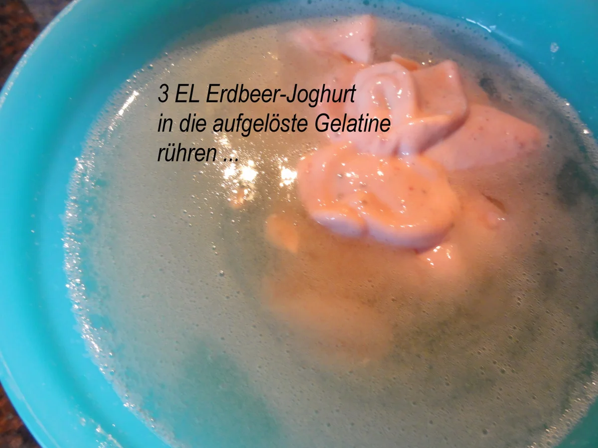 Rezept: Biskuit: ERDBEER ~ JOGHURT ~ SAHNE ~ TORTE Bild Nr. 8667 Biskuit: ERDBEER ~ JOGHURT ~ SAHNE ~ TORTE - Rezept - Bild Nr. 8667