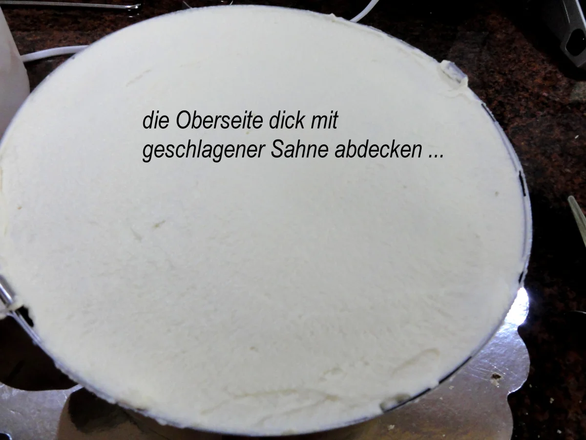 Rezept: Biskuit: ERDBEER ~ JOGHURT ~ SAHNE ~ TORTE Bild Nr. 8669 Biskuit: ERDBEER ~ JOGHURT ~ SAHNE ~ TORTE - Rezept - Bild Nr. 8669