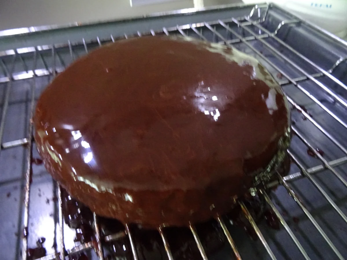 Schoko-Torte "Sacher Art" - Rezept - Bild Nr. 2