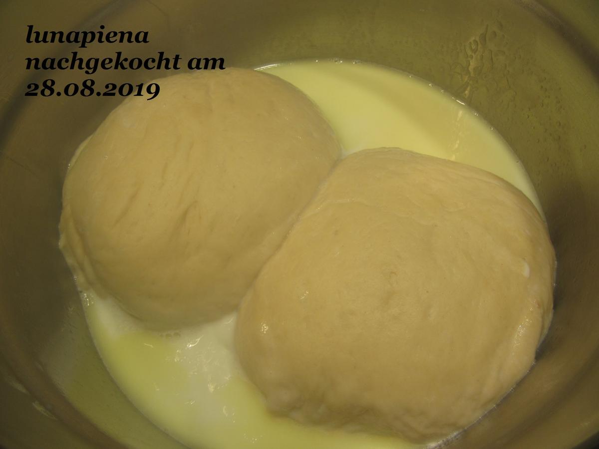 Dampfnudeln mit Vanille-Soße - Rezept - Bild Nr. 8667