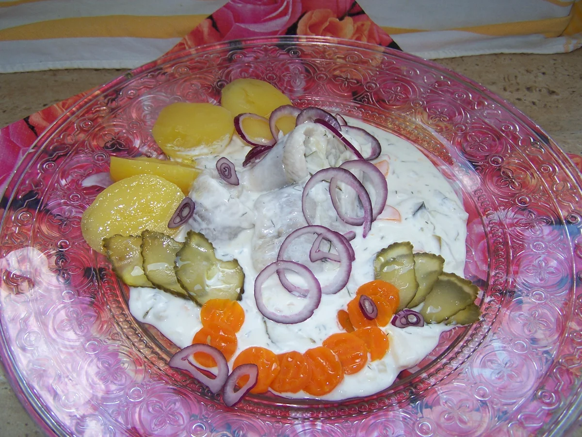 Heringe In saurer  Sahne Soße - Rezept - Bild Nr. 8662