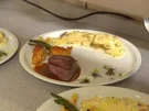 Rinderfilet mit Burgundersosse, Kartoffelgratin und gegrilltem Spargel - Rezept - Bild Nr. 8664