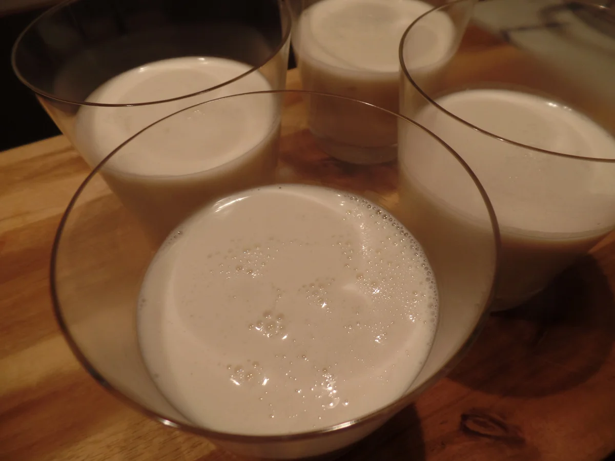 Rezept: Kokos-Cotta mit Passionsfrucht Bild Nr. 8714 Kokos-Cotta mit Passionsfrucht - Rezept - Bild Nr. 8714