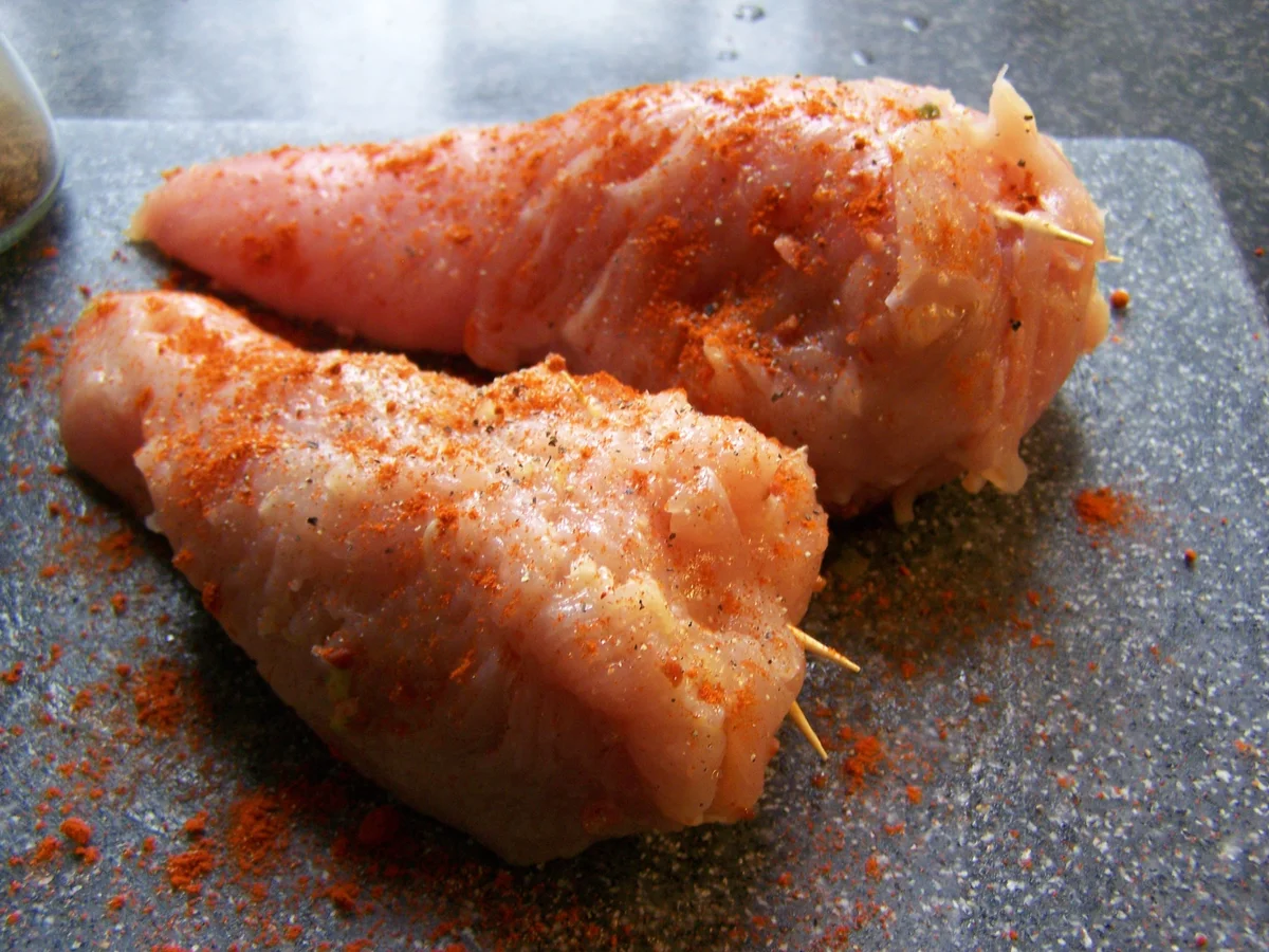 Hühnerfilet gefüllt,  in einer Porreespecksauce - Rezept - Bild Nr. 8715