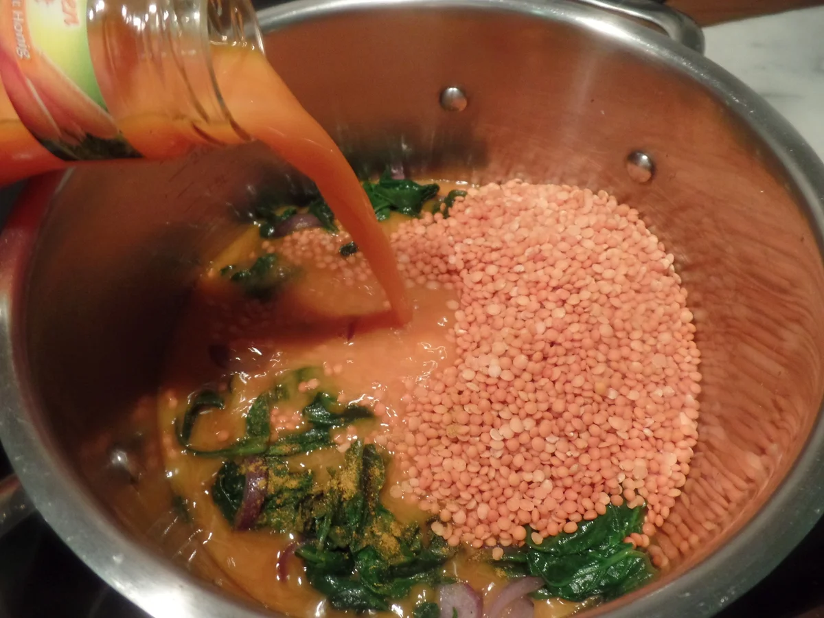 Rote Linsensuppe mit Blattspinat - Rezept - Bild Nr. 8724
