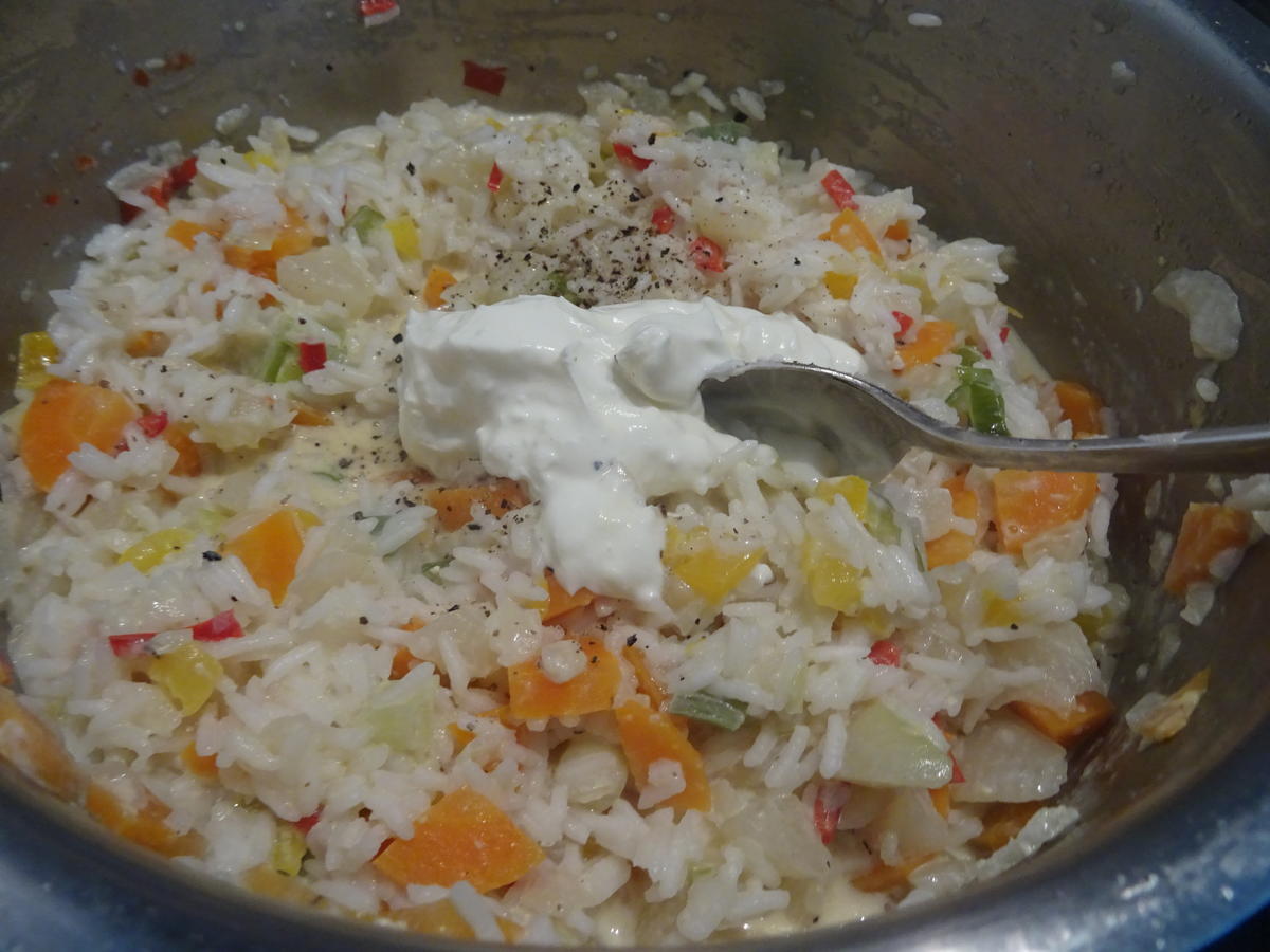 Gefüllte Kohlrabi auf Rahm-Gemüse-Reis - Rezept - Bild Nr. 8721