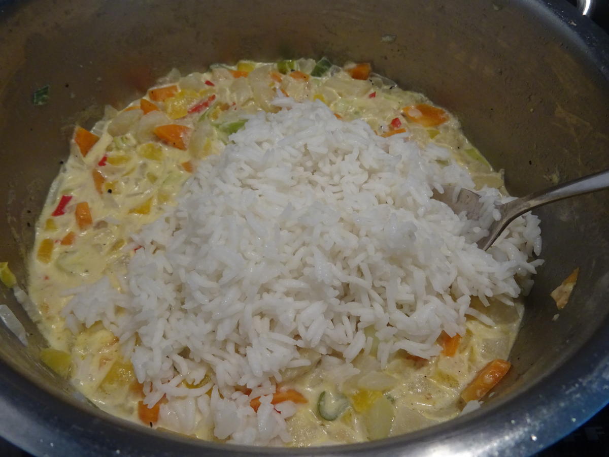 Gefüllte Kohlrabi auf Rahm-Gemüse-Reis - Rezept - Bild Nr. 8722