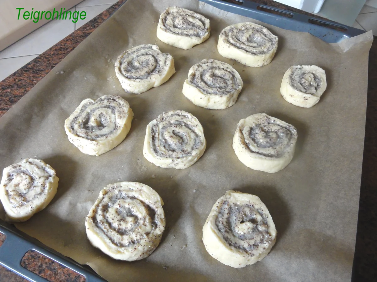 Hefeteig:   MOHN ~ PUDDING ~ SCHNECKEN - Rezept - Bild Nr. 13