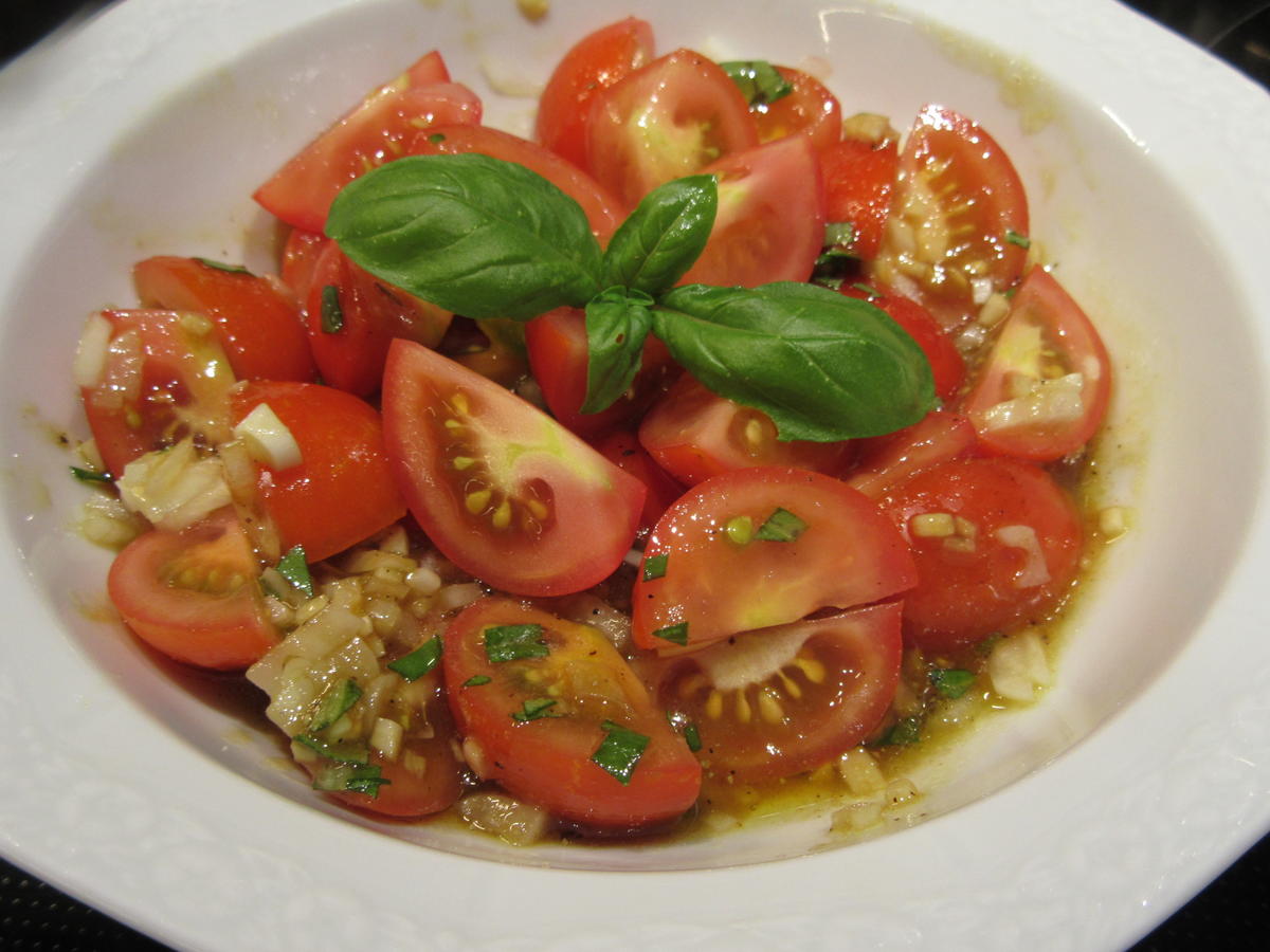Salate: Insalata di Pomodoro alla Montescudaio - Rezept - Bild Nr. 8749