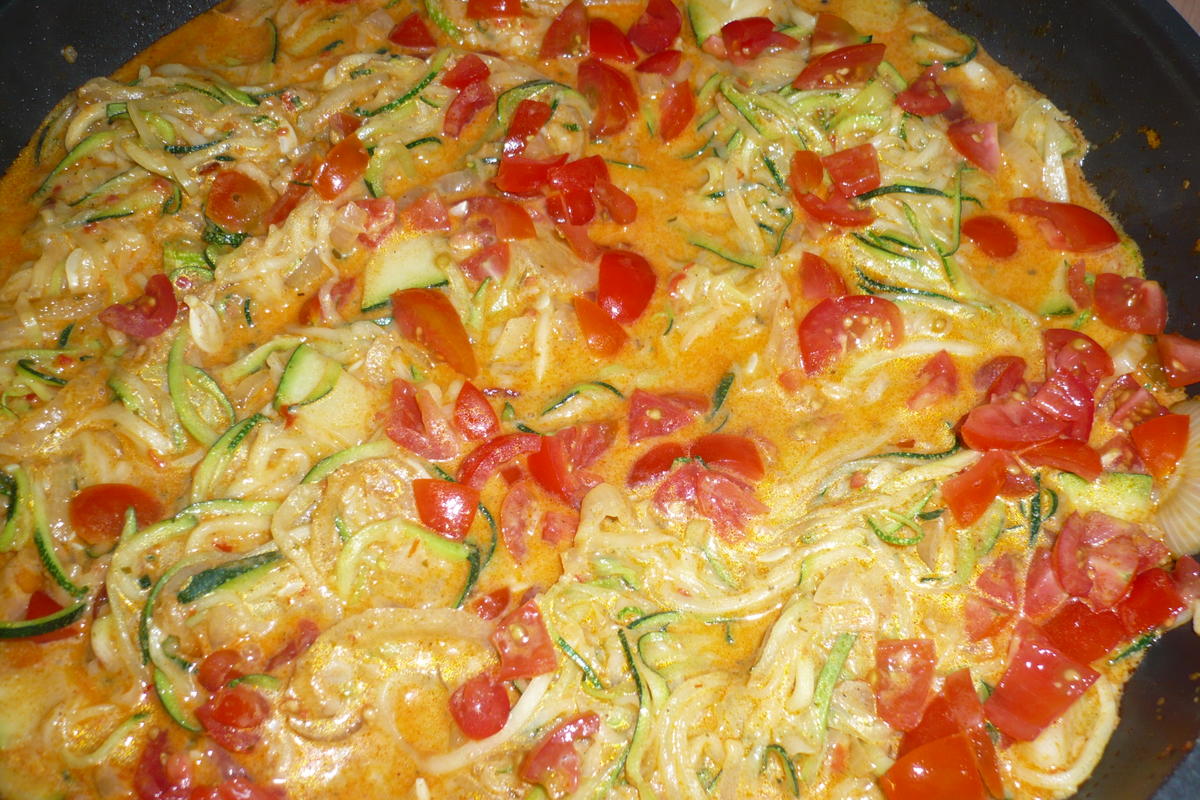 Zucchini - Spaghetti mit Frischkäse und Tomaten - Rezept - Bild Nr. 8755