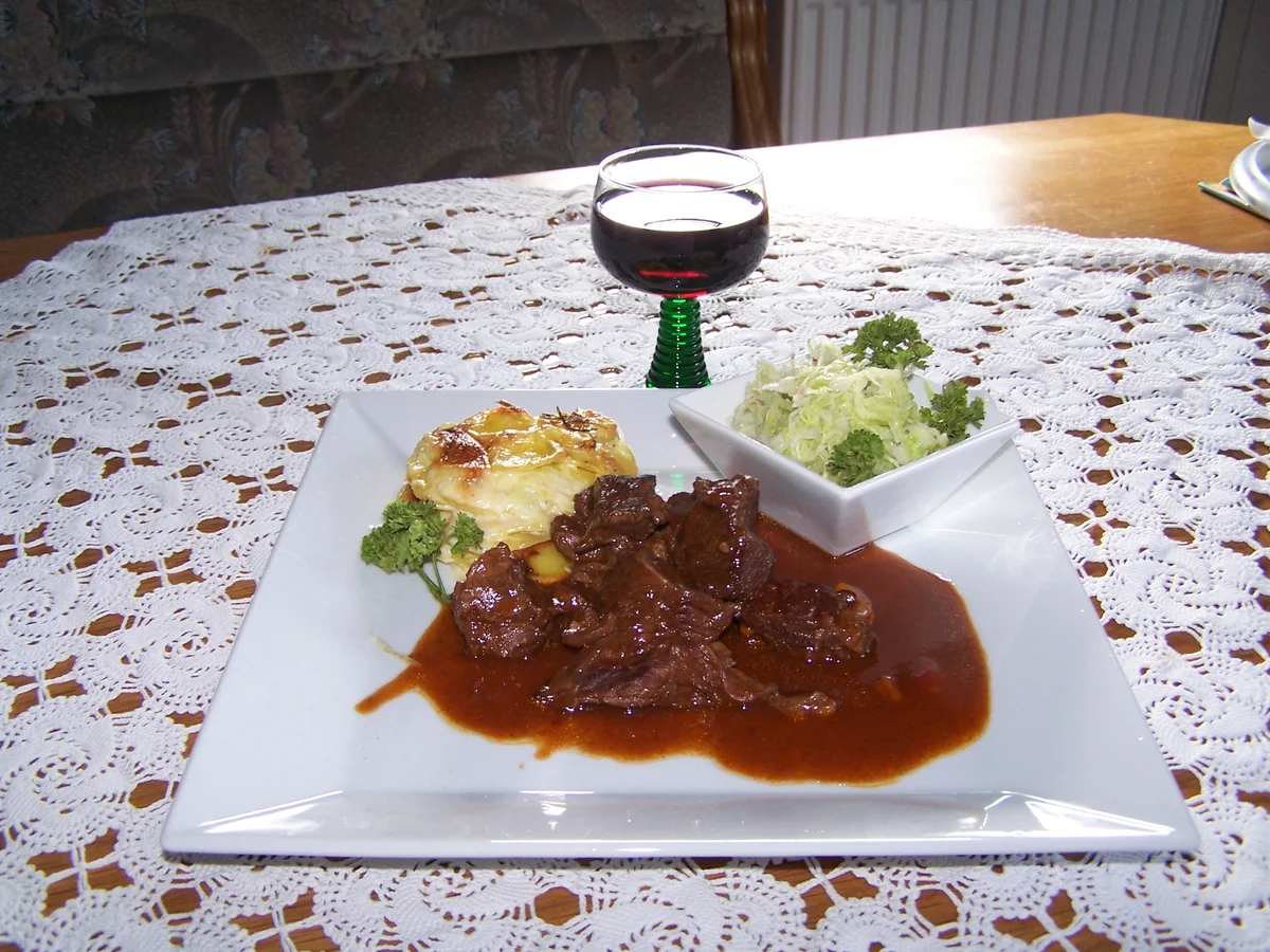 Rezept: -Rotwein Gulasch ,,kochbar Challenge 9.0 September Bild Nr. 8773 -Rotwein Gulasch ,,kochbar Challenge 9.0 September - Rezept - Bild Nr. 8773