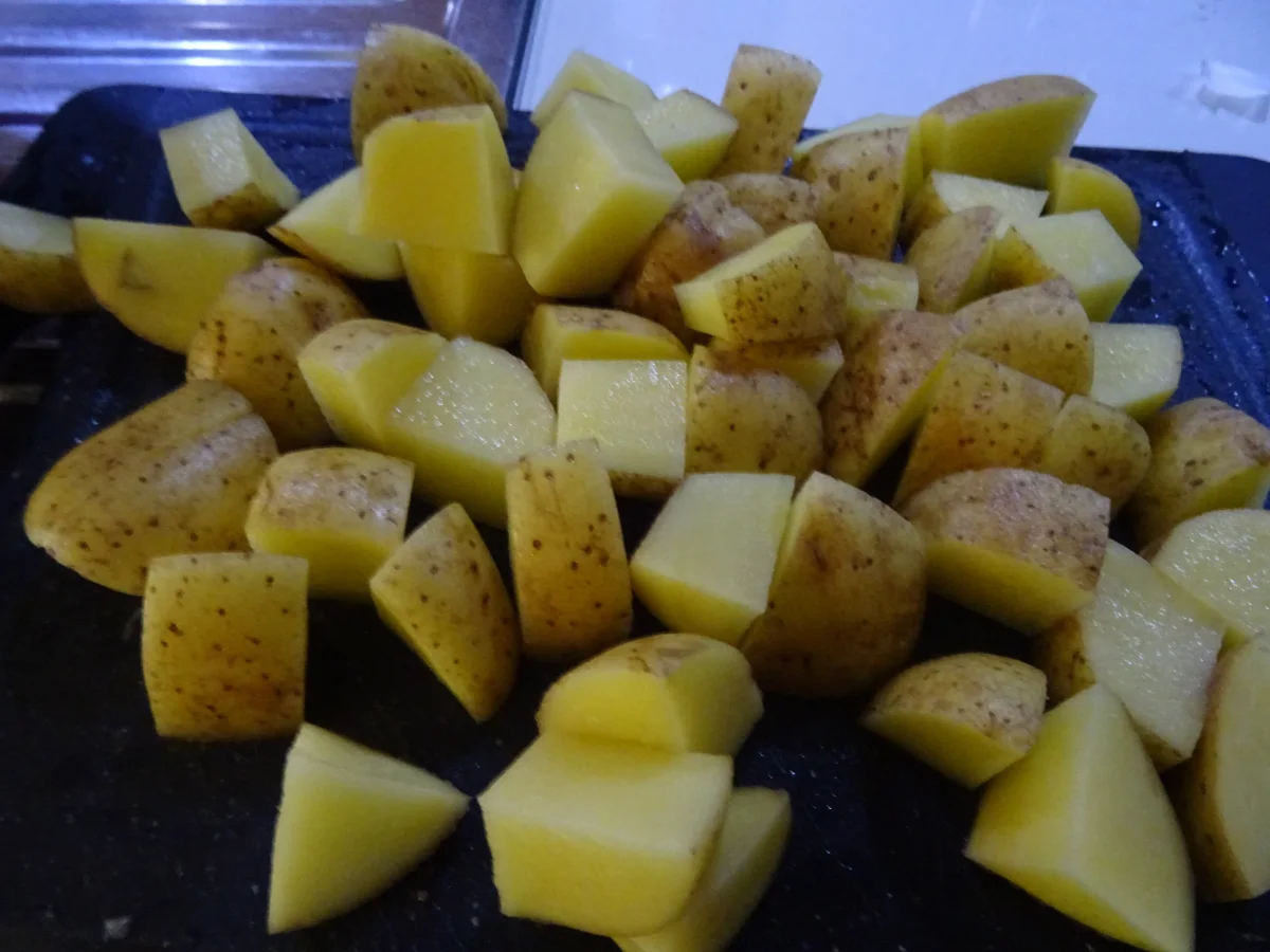 Pikant marinierte Hähnchen-Unterkeulen auf mediterranem Gemüse - Rezept - Bild Nr. 8786