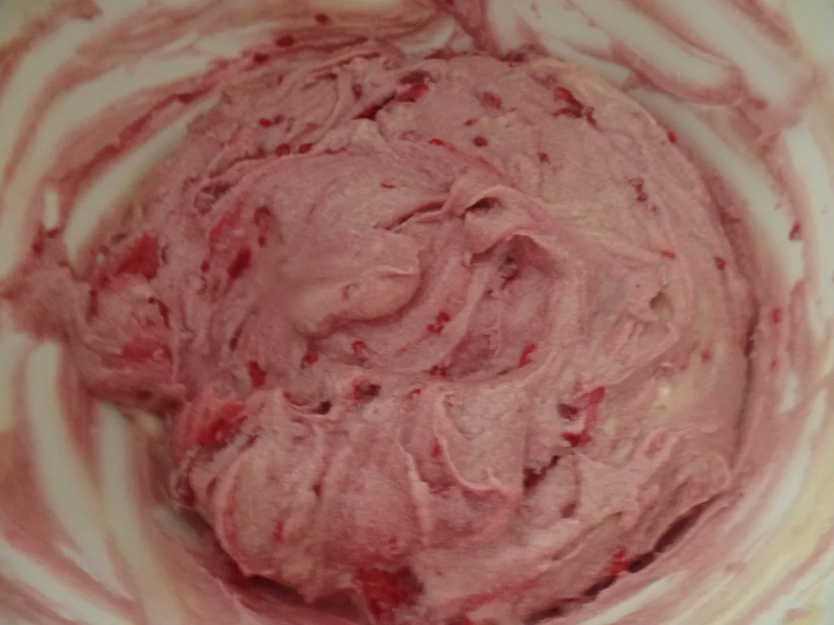 Rezept: Mini-Gugelhupf mit Himbeeren Bild Nr. 8778 Mini-Gugelhupf mit Himbeeren - Rezept - Bild Nr. 8778