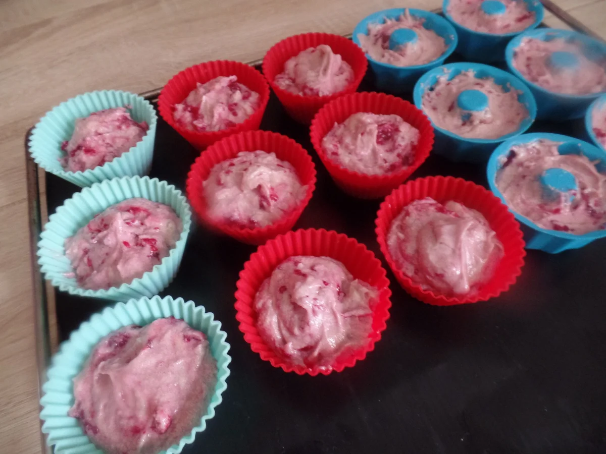 Rezept: Mini-Gugelhupf mit Himbeeren Bild Nr. 8780 Mini-Gugelhupf mit Himbeeren - Rezept - Bild Nr. 8780