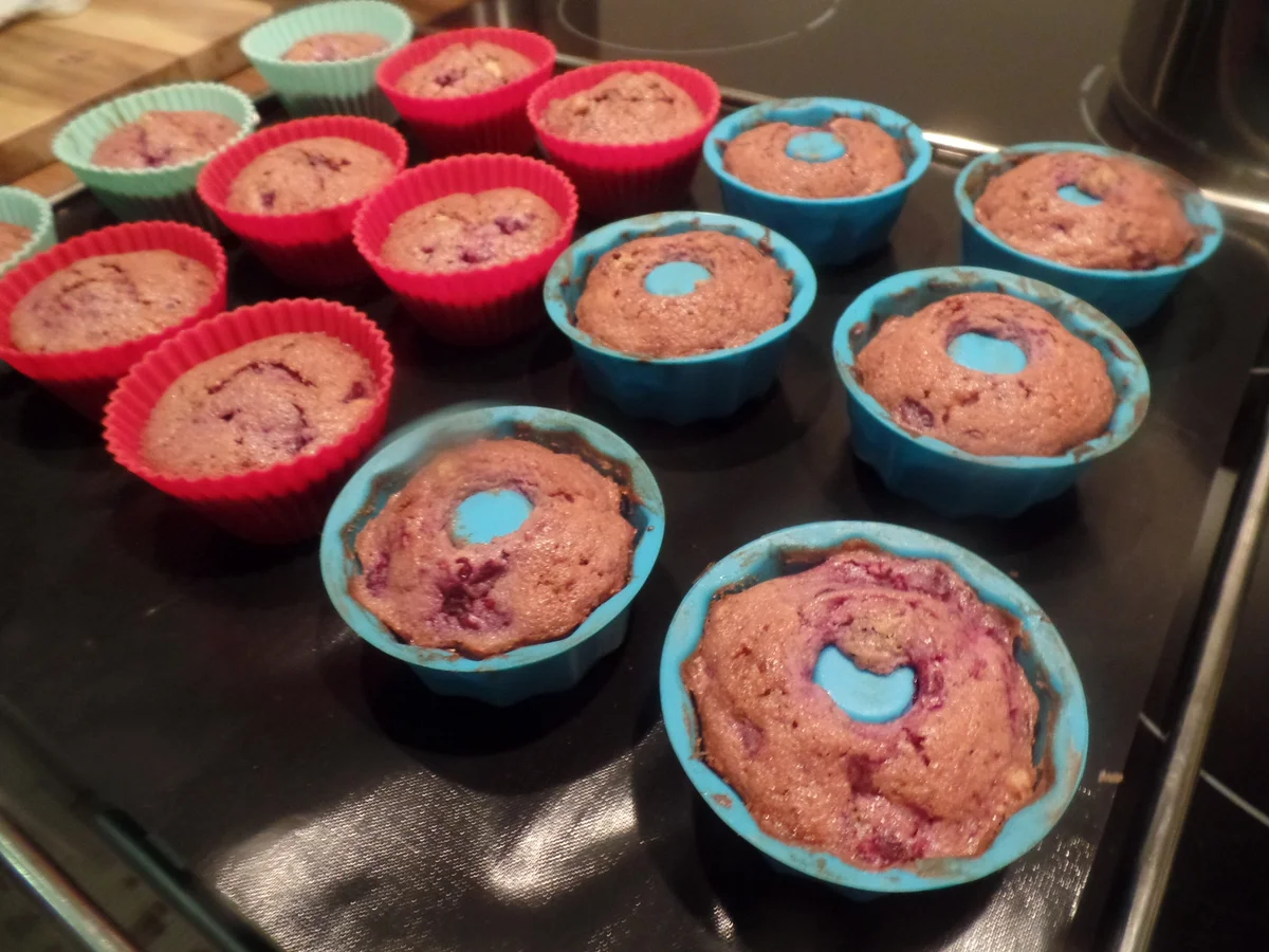 Rezept: Mini-Gugelhupf mit Himbeeren Bild Nr. 8781 Mini-Gugelhupf mit Himbeeren - Rezept - Bild Nr. 8781