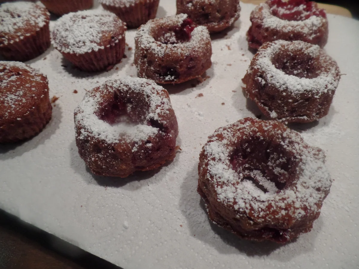 Rezept: Mini-Gugelhupf mit Himbeeren Bild Nr. 8783 Mini-Gugelhupf mit Himbeeren - Rezept - Bild Nr. 8783