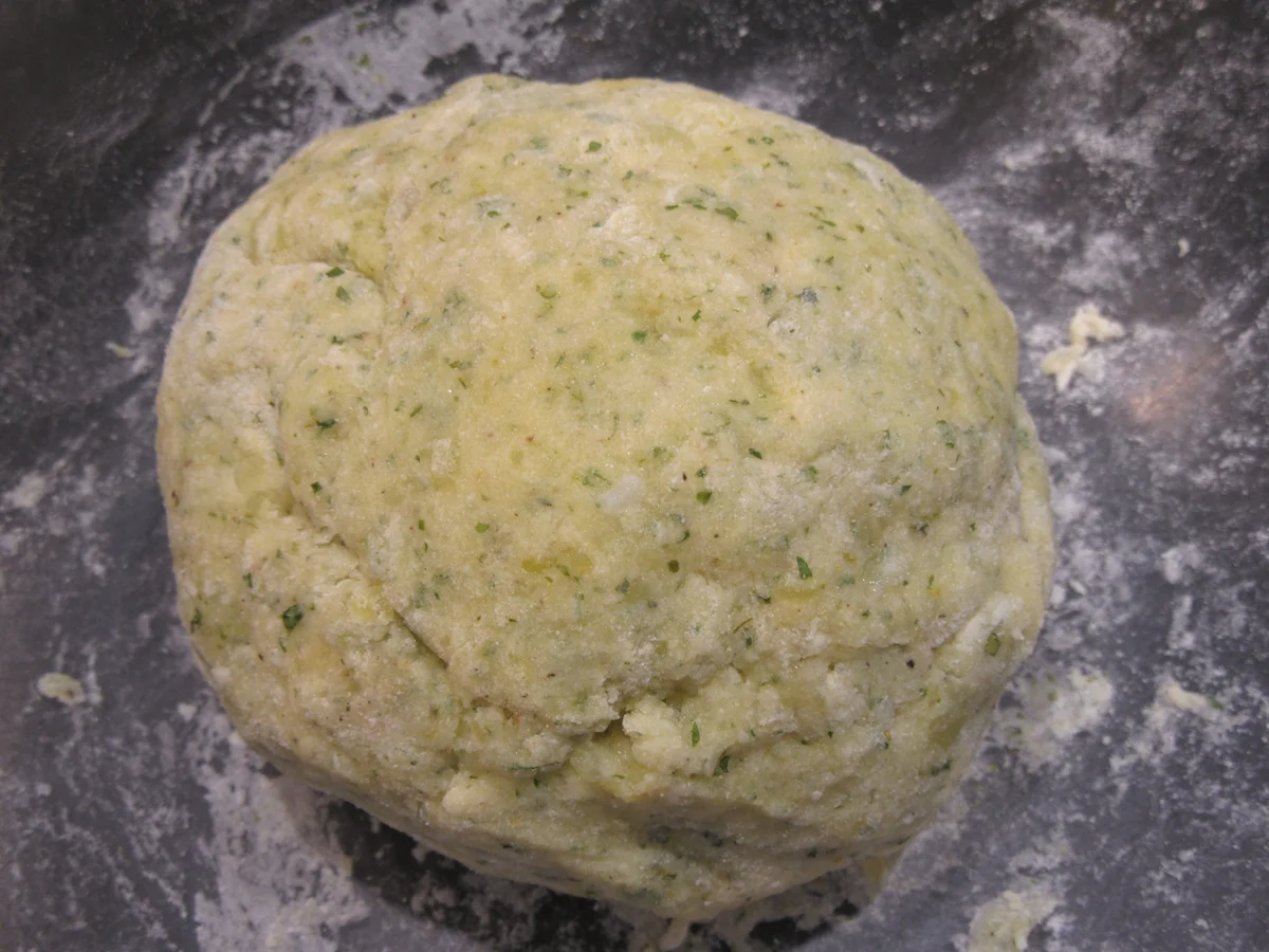 Kartoffeln: Halbseidene Petersilienknödel, gefüllt mit Pilzen - Rezept - Bild Nr. 8778