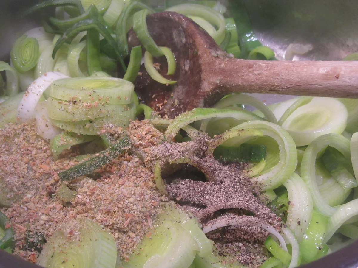 Kartoffeln: Halbseidene Petersilienknödel, gefüllt mit Pilzen - Rezept - Bild Nr. 8784