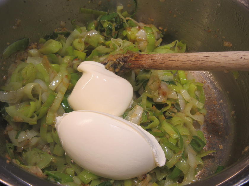 Kartoffeln: Halbseidene Petersilienknödel, gefüllt mit Pilzen - einfach ...