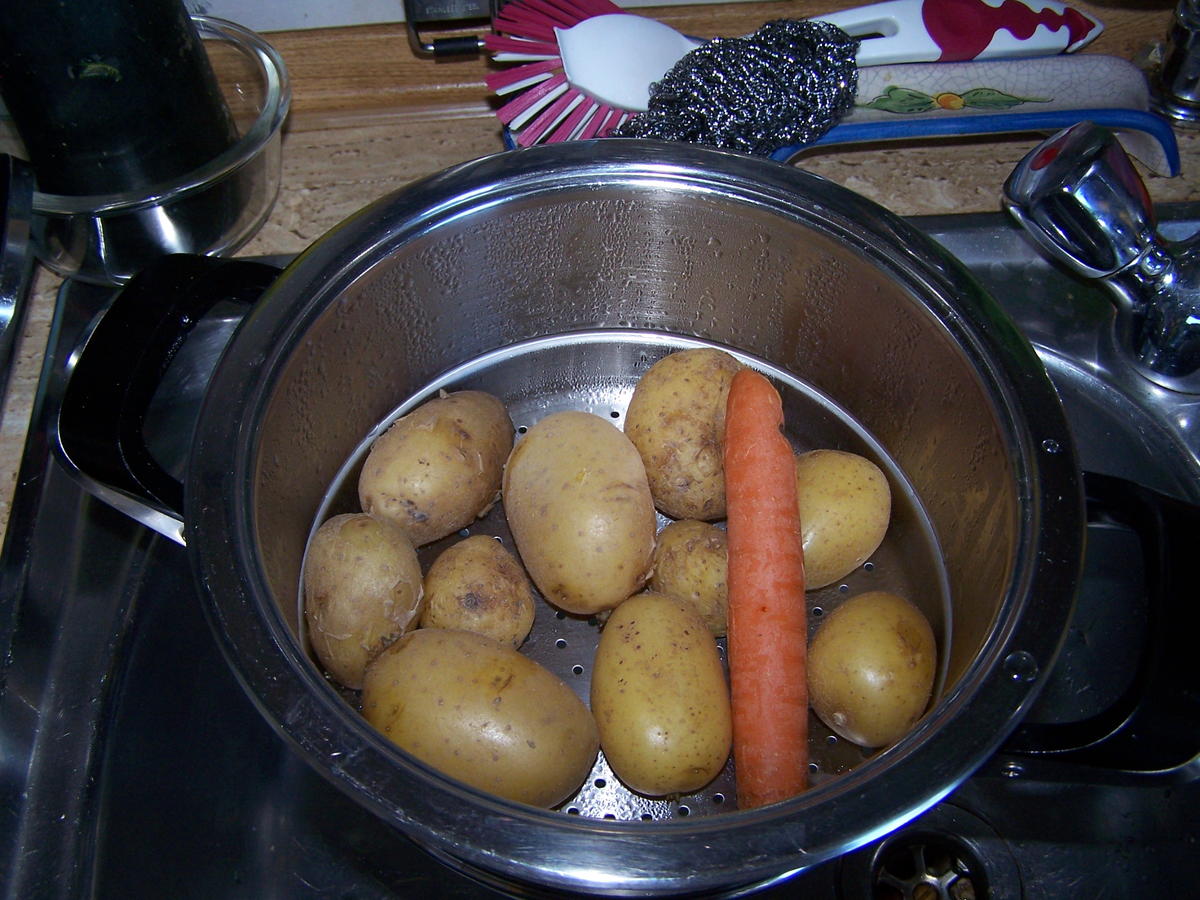 Stroh - Schwein-Kotelett und Còte de Boeuf vom Rind u. Kartoffelsalat - Rezept - Bild Nr. 8779