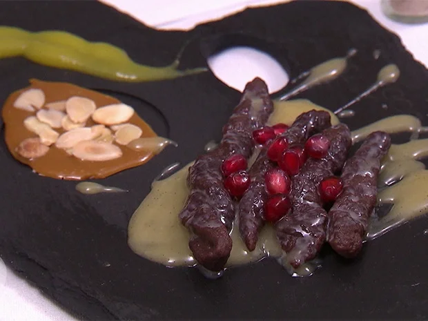 Schokopasta mit Karamellsoße, Granatapfelkernen und Karamellchip - Rezept - Bild Nr. 2