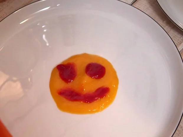 Süßer Kheer auf Erdbeer-Mango-Spiegel mit Dattel-Ladhus - Rezept - Bild Nr. 2