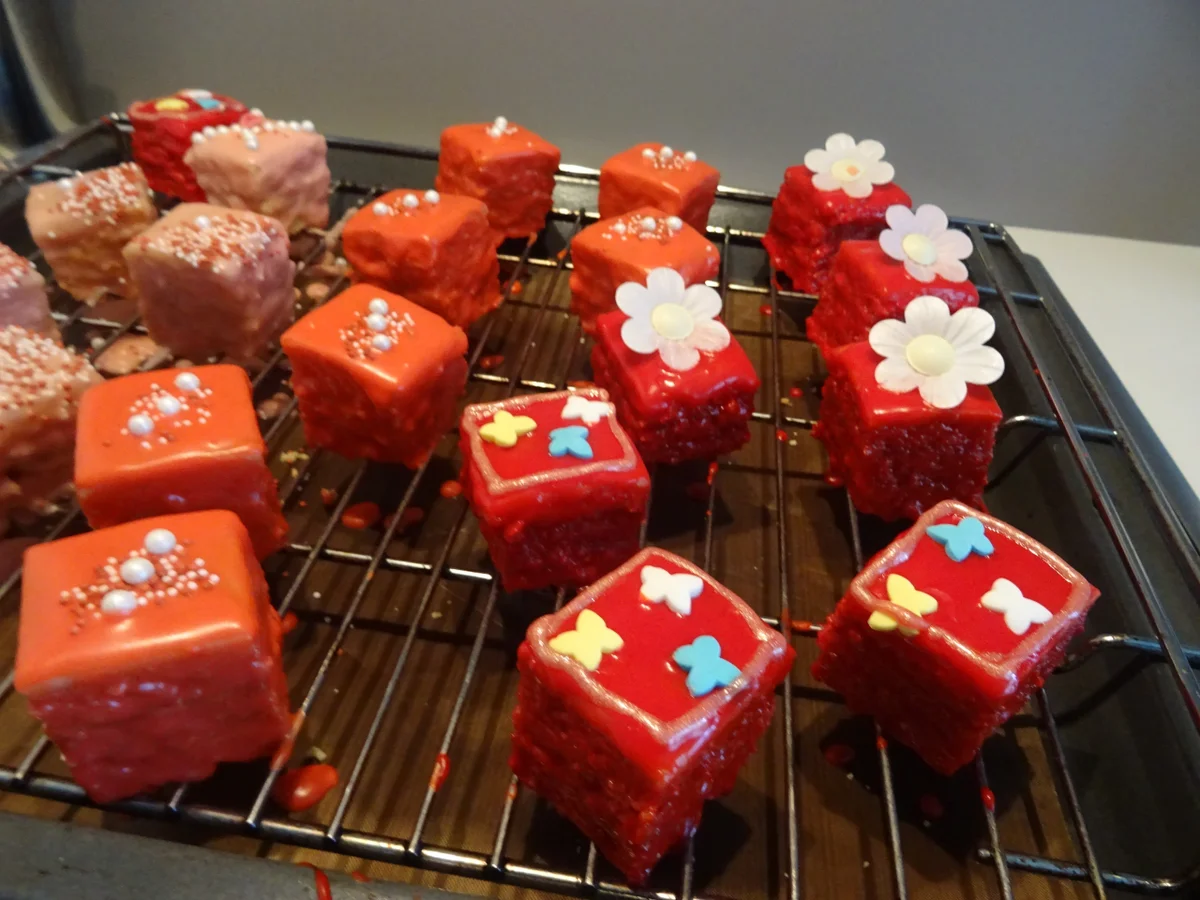 Rezept: Petit fours Bild Nr. 8795 Petit fours - Rezept - Bild Nr. 8795