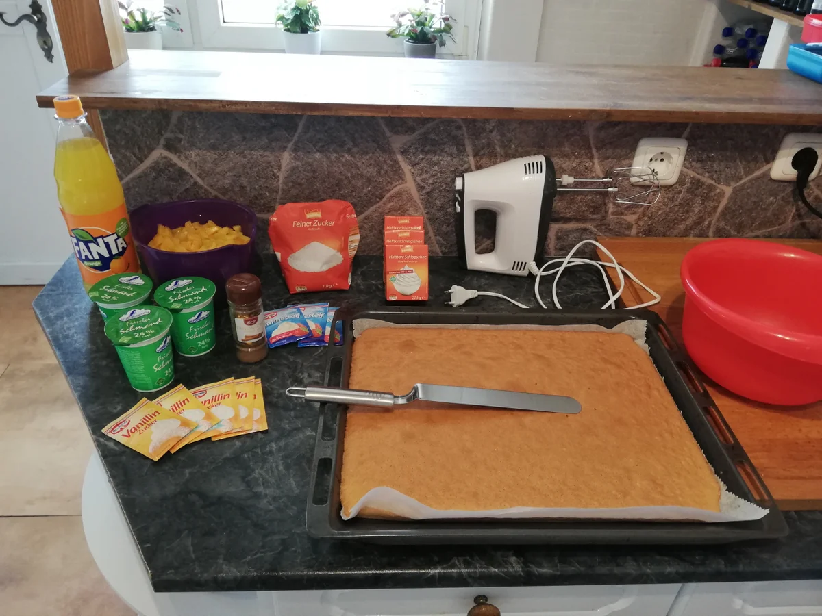 Rezept: Fanta-Pfirsich-Schnitten Bild Nr. 8798 Fanta-Pfirsich-Schnitten - Rezept - Bild Nr. 8798