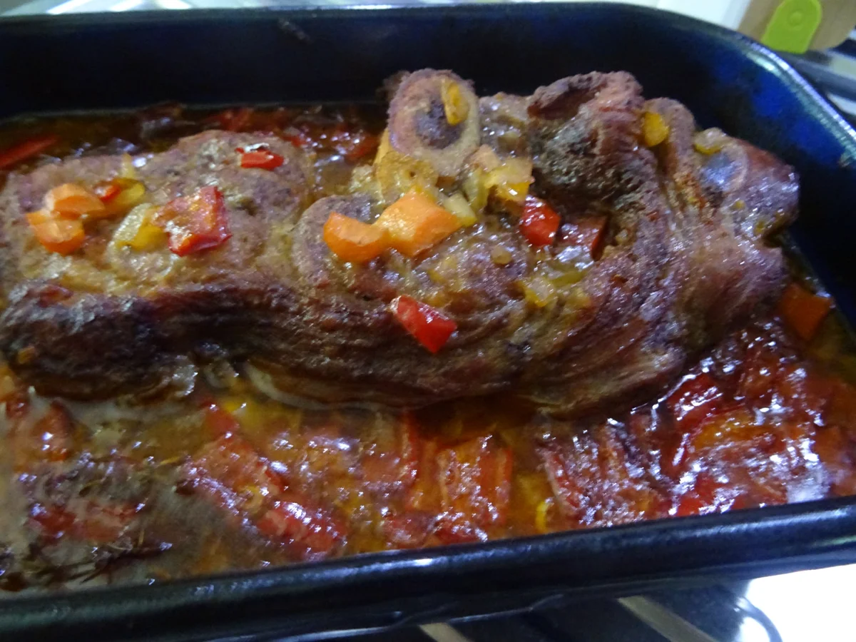 Kalbshaxe aus dem Ofen mit Bäckerinkartoffeln - Rezept - Bild Nr. 8805