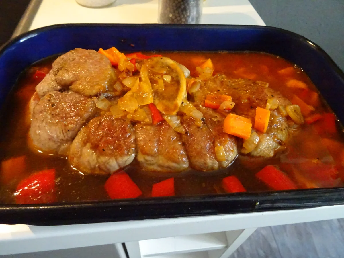 Kalbshaxe aus dem Ofen mit Bäckerinkartoffeln - Rezept - Bild Nr. 8810