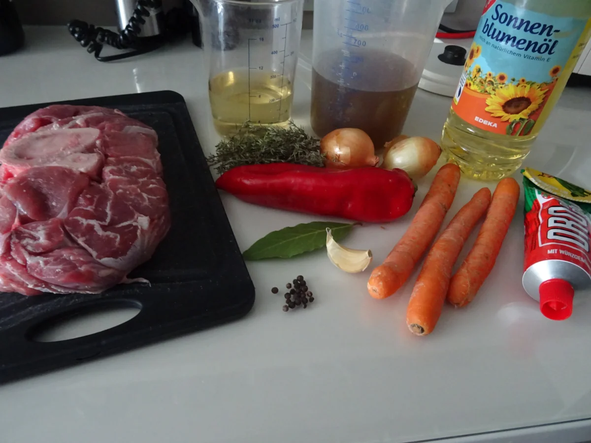 Kalbshaxe aus dem Ofen mit Bäckerinkartoffeln - Rezept - Bild Nr. 8815