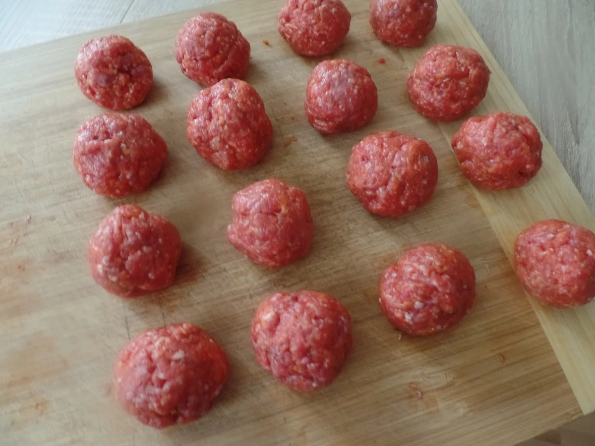 Hackbällchen in Tomatensauce mit Reis - Rezept - Bild Nr. 8809