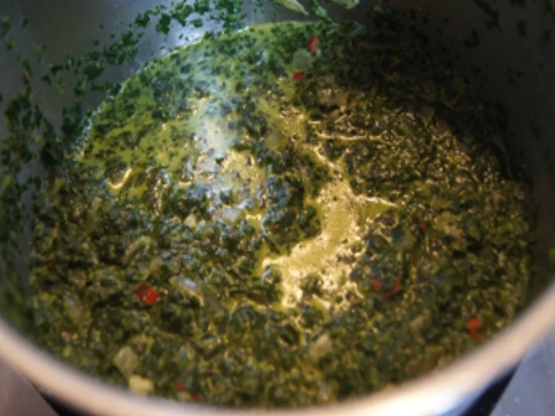 Hamburger mit Würzspinat und Pellkartoffeln - Rezept - Bild Nr. 8