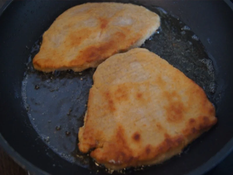 Alm-Schnitzel mit Kümmel-Drillingen und Mini-Romana-Salat - Rezept - Bild Nr. 6