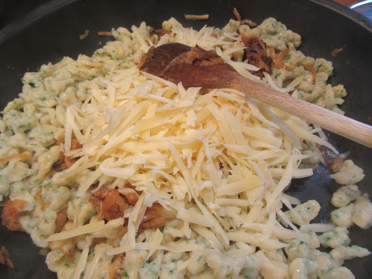 Pasta: Käsespätzle - mit Knoblauch und Schnittlauch - Rezept - Bild Nr. 8830