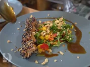Exotischer Mango-Paprika-Salat, Lachs in Sesamkruste und Teriyakisauce - Rezept - Bild Nr. 8823